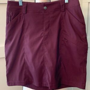 Duluth Trading Co. burgundy skORt